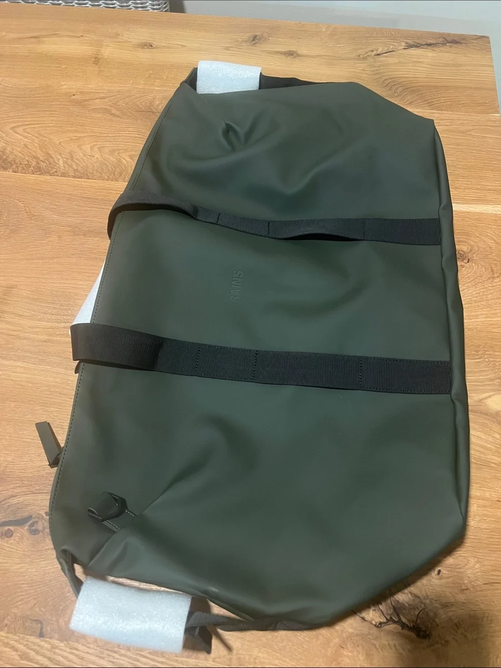 RAINS Hilo Weekend Bag 14200 Green W3 Waterproof Duffel Travel Gym NWT Unisex
